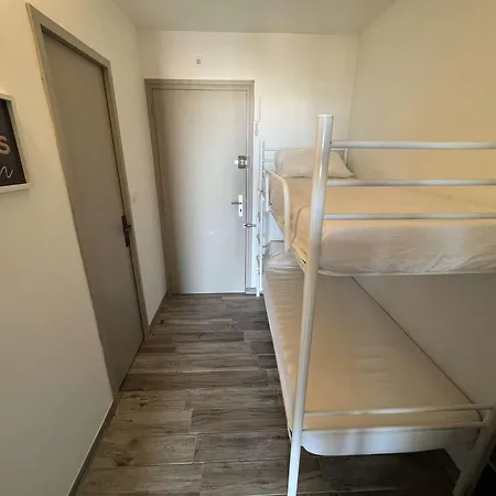 Avec Piscine, Parking, Clim, A 50m - Fr-1-702-69 Agde