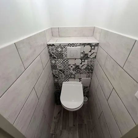 Avec Piscine, Parking, Clim, A 50m Апартаменти