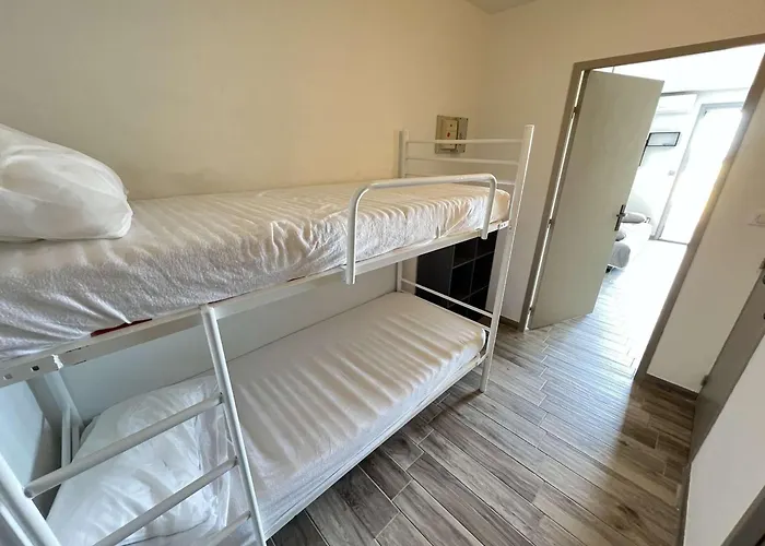 Avec Piscine, Parking, Clim, A 50m - Fr-1-702-69